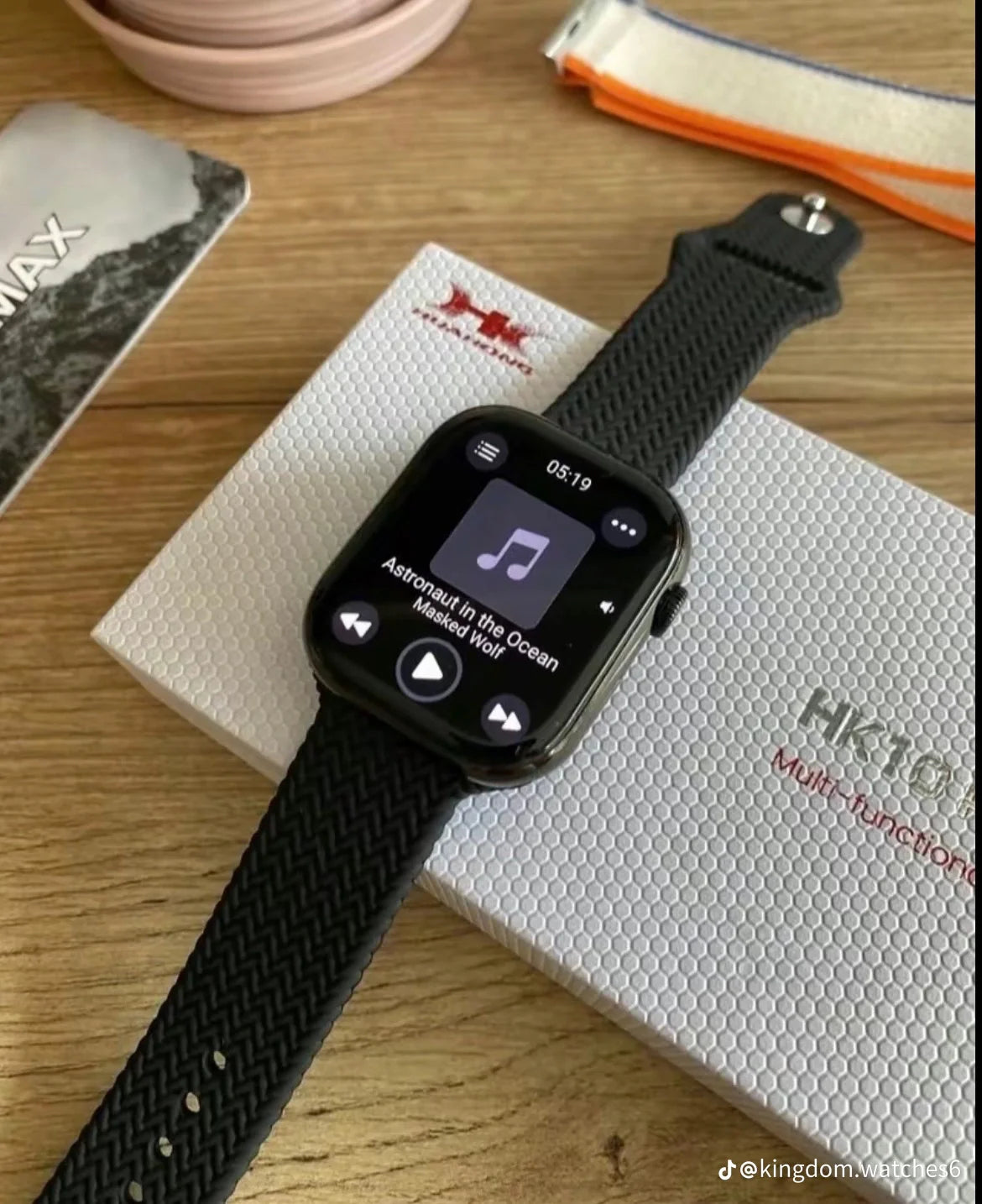 HK10 PRO MAX – SÉRIE 10 | Montre connectée premium avec 2 bracelets sport , cadrans personnalisés & ChatGPT